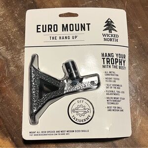 Wicked North “The Hand Up” Euro Mount – All Metal SM Medium Skull Trophy Display